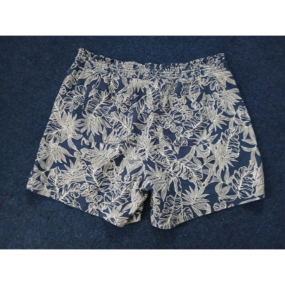 Briggs New York Blue Shorts with White Floral Pattern, Pockets, Medium - Picture 2 of 8